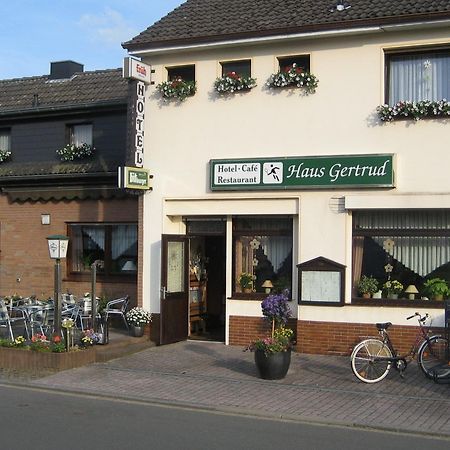 Hotel Haus Gertrud ซิมเมอร์อาท ภายนอก รูปภาพ