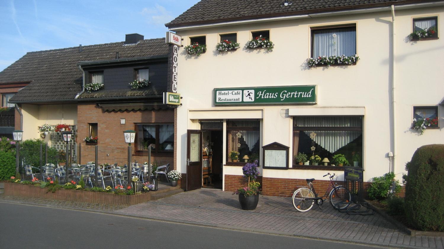 Hotel Haus Gertrud ซิมเมอร์อาท ภายนอก รูปภาพ